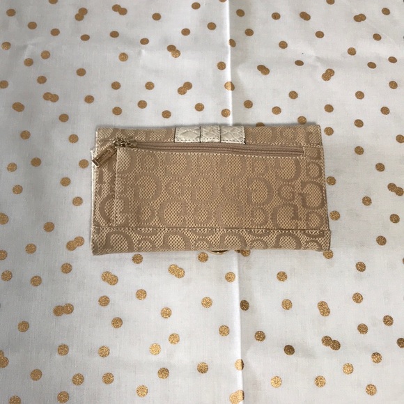G by Guess wallet - Picture 2 of 3